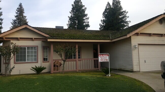Building Photo - 710 N. CRUMAL CT  4 BEDROOM 2 BATHROOM  VI...