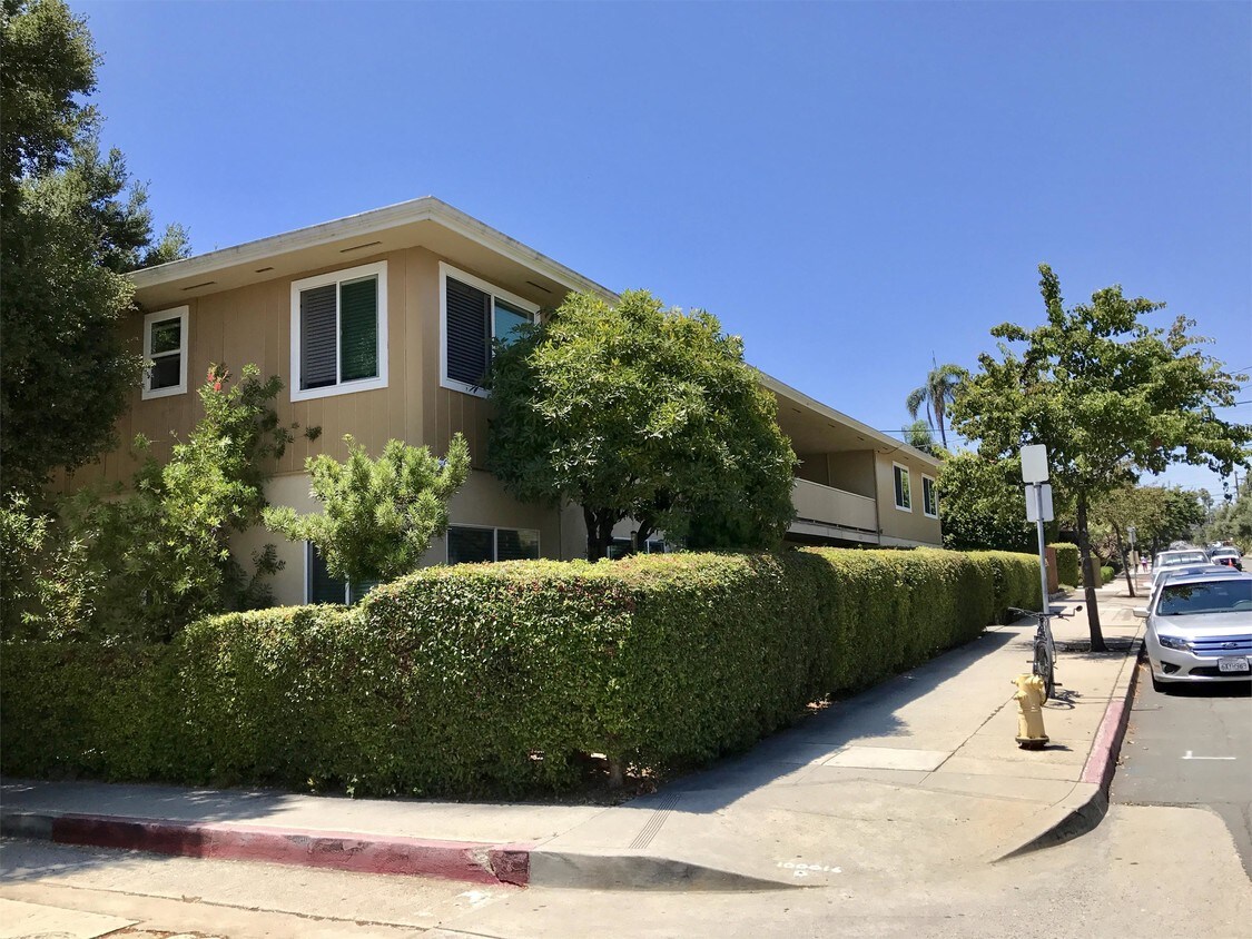 Primary Photo - 1223 Garden Street - B