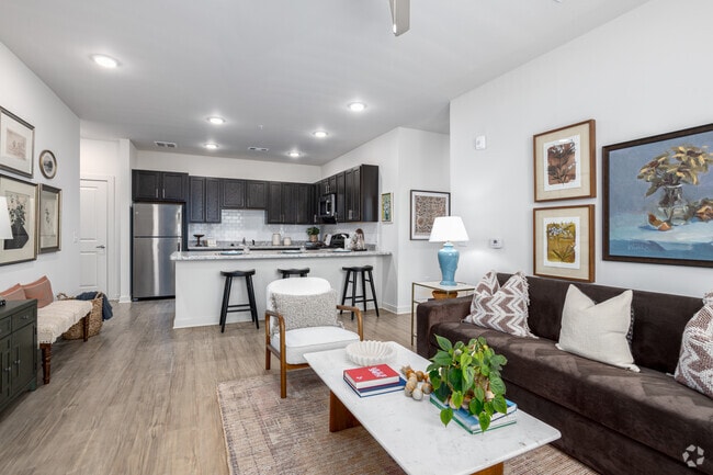 2BR, 2BA - 992SF - Living Room - Walton Trail