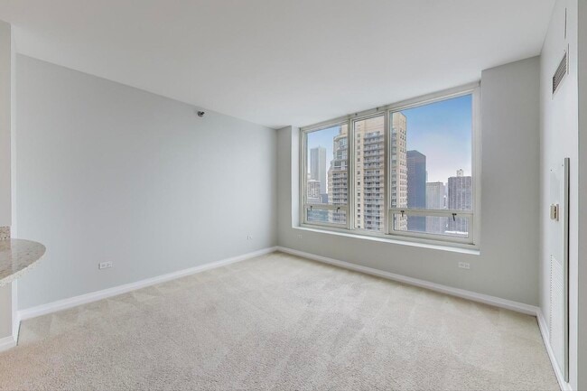 Building Photo - 33 W Ontario St