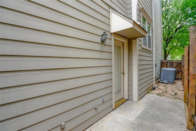 Foto del edificio - 2623 Colby St