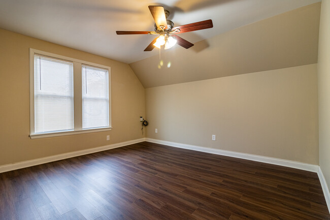 Foto del edificio - 2938 N Dawson Ave