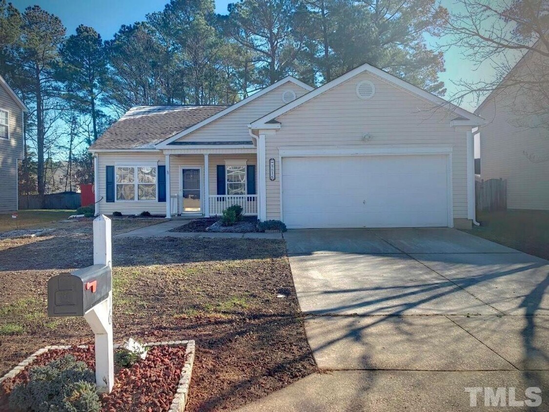 Primary Photo - Charming 4 bedroom Ranch in Raleigh!
