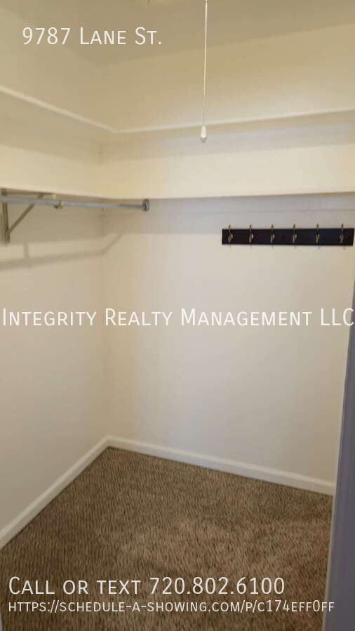 Foto del edificio - 9787 Lane St