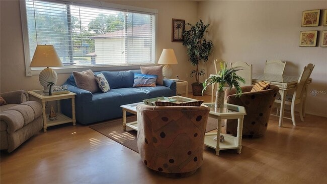 Foto del edificio - 360 Base Ave E