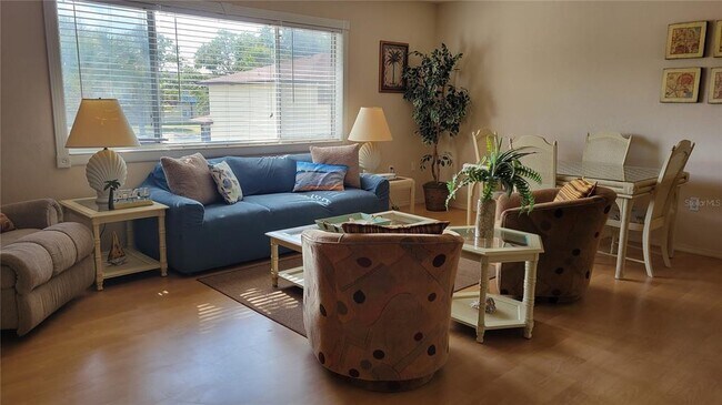 Building Photo - 360 Base Ave E