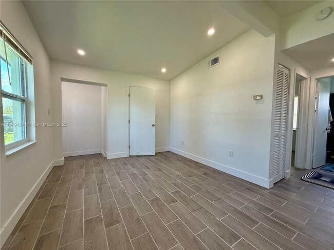 Building Photo - 3460 Normandy Dr