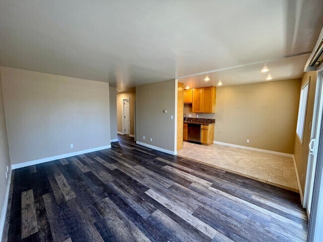 Foto del edificio - 2174 Montgomery Ave