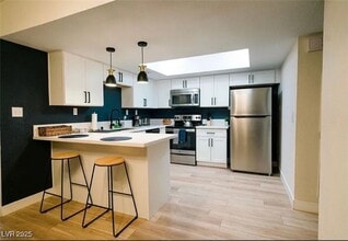 Building Photo - 3789 Heritage Ave Building Photo - 3789 Heritage Ave