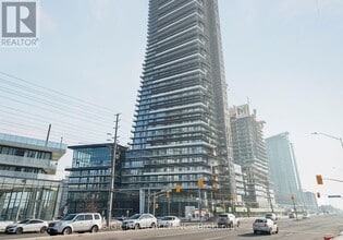 Building Photo - 448 Burnhamthorpe Rd W