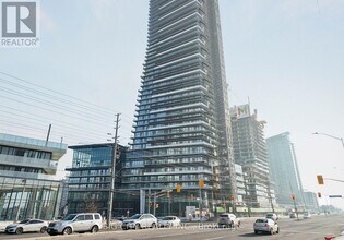 Building Photo - 448 Burnhamthorpe Rd W