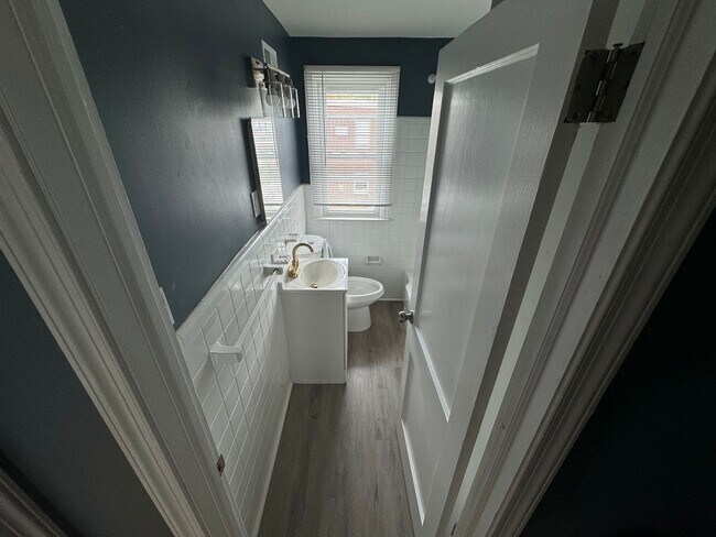 Building Photo - Stunning 2-Bedroom Townhome in Bridesburg!...