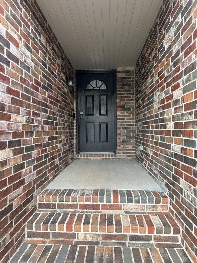 Building Photo - Charming 3 Bedroom Home in Ozark, MO!