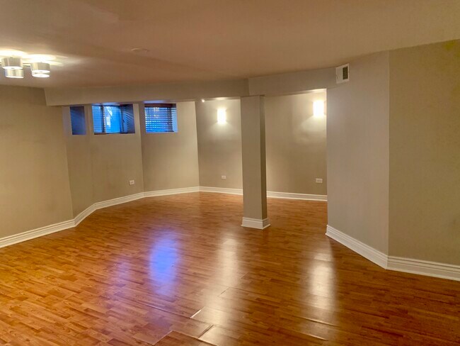 Living Room / Dining Room - 915 W Belle Plaine Ave