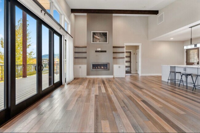 Foto del edificio - 65 Armory Rd