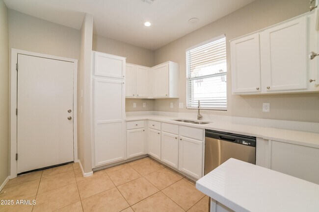Foto del edificio - 126 N 86th Ln
