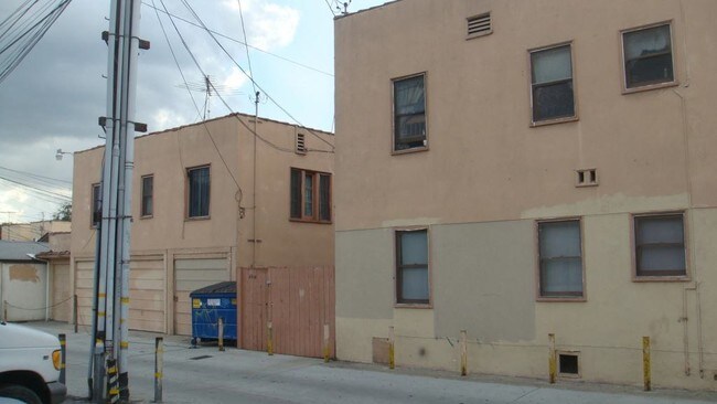 Building Photo - 2510-2514 Saturn Ave
