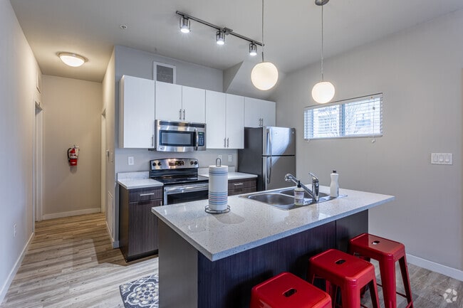 2BR, 2BA - The Lloyd Wright - College Town Fayetteville Apartments