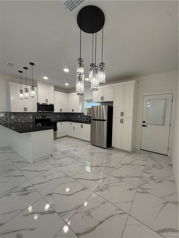 Foto del edificio - 1215 Rosewood Ln