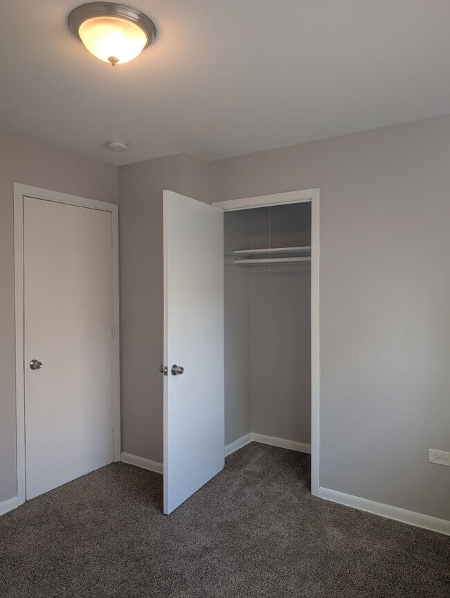 Foto del edificio - 14738 Blackstone Ave