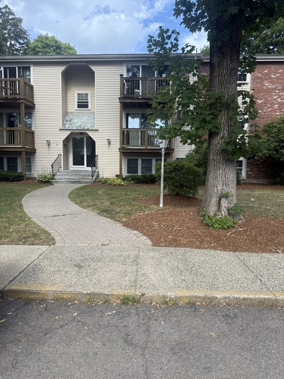 Primary Photo - 387 Adams St