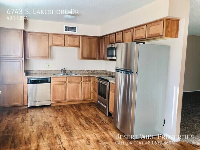 Foto del edificio - 6743 S Lakeshore Dr