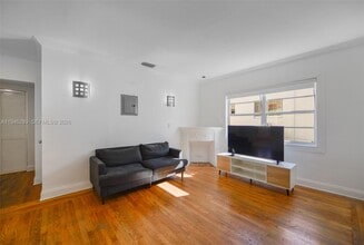 Building Photo - 1535 Meridian Ave