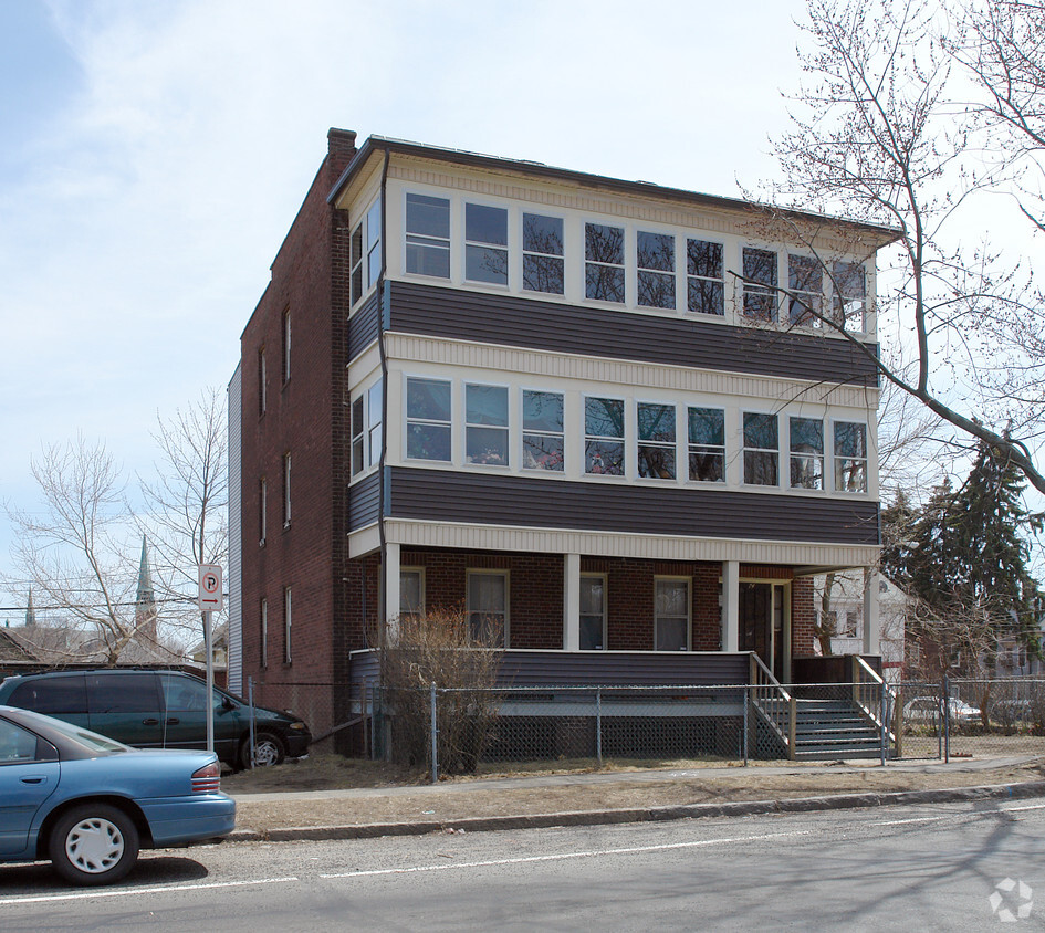 Building Photo - 74 Beech St