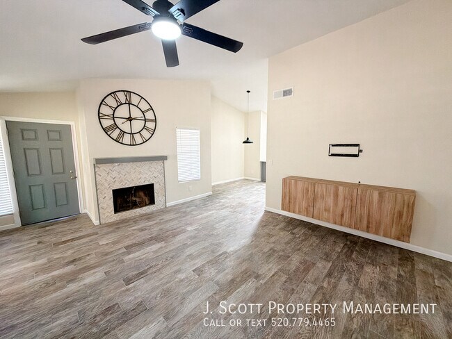 Foto del edificio - 6424 W Becker Ln