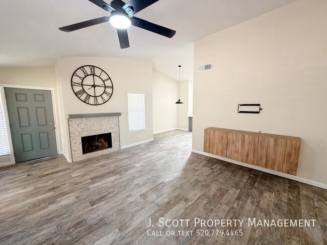 Photo - 6424 W Becker Ln House