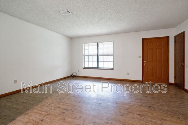 Foto del edificio - 8060 Winodee Rd