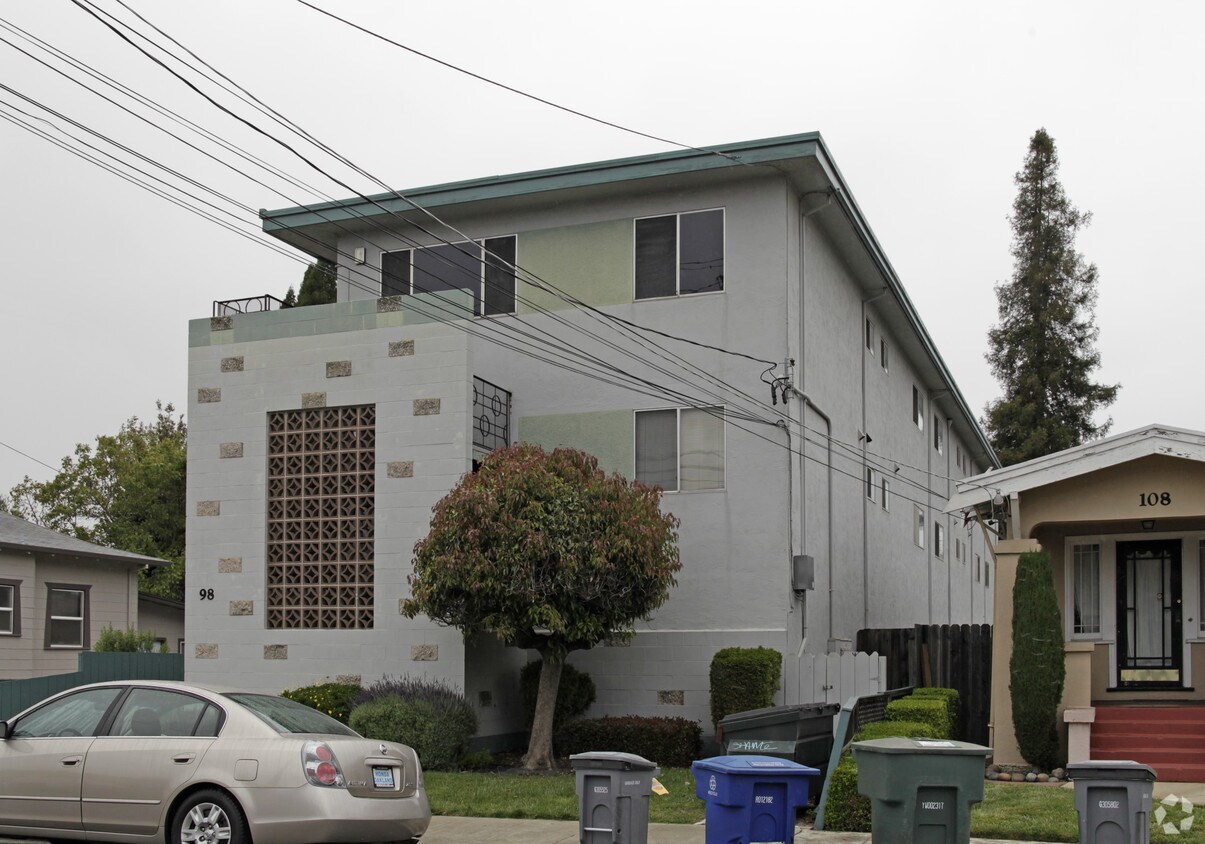 Building Photo - 98 Dutton Ave