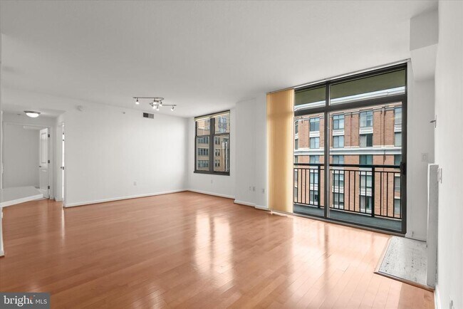 Foto del edificio - 1021 N Garfield St