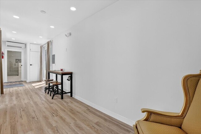 Foto del edificio - 8778 Waterfront Terrace