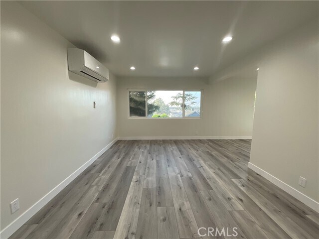 Foto del edificio - 16761 E Main St