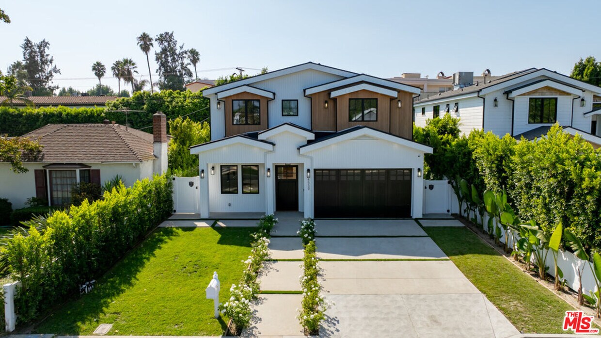 Foto principal - 4539 Longridge Ave