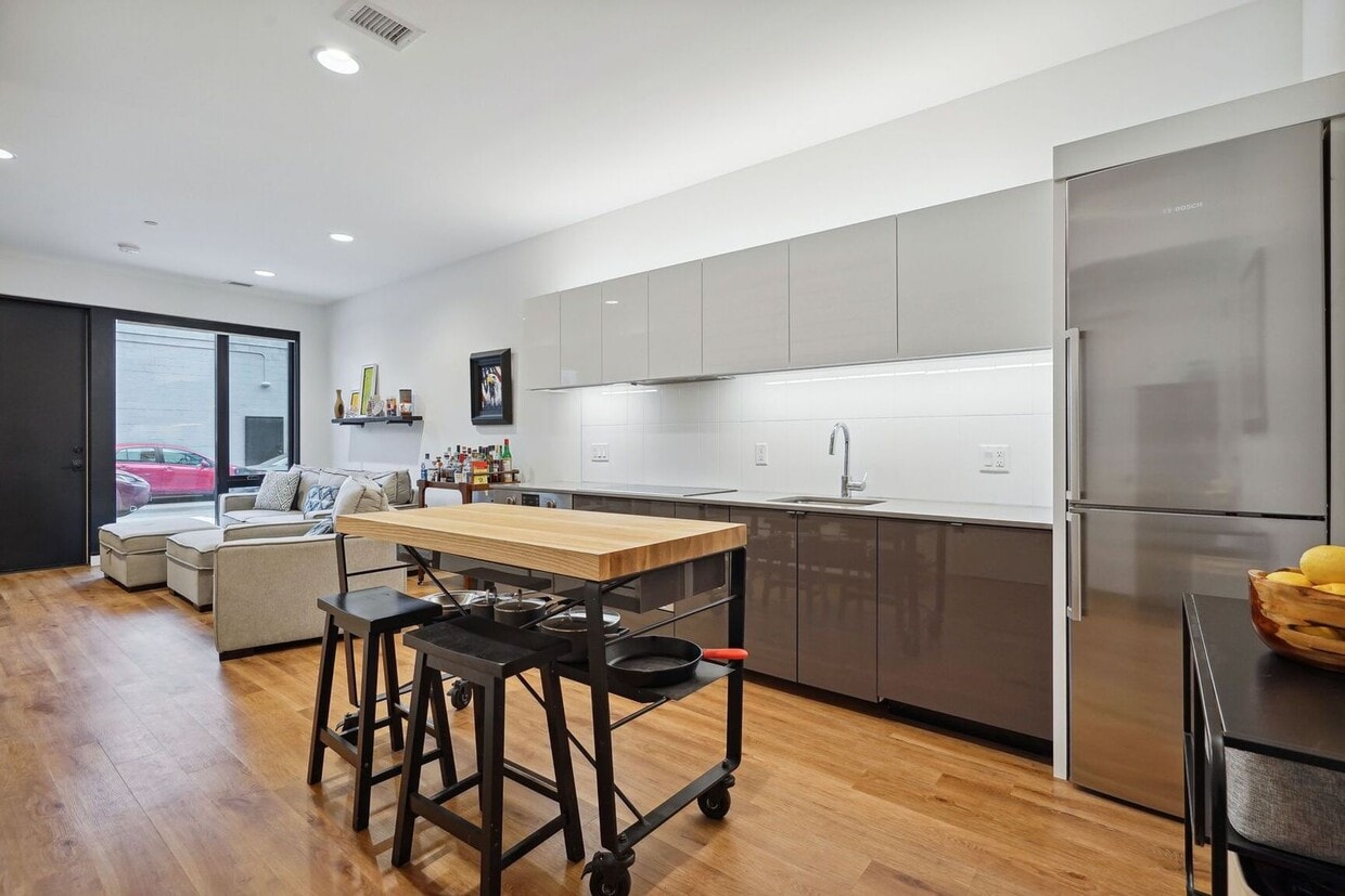 Primary Photo - Modern Condo Living in Shaw