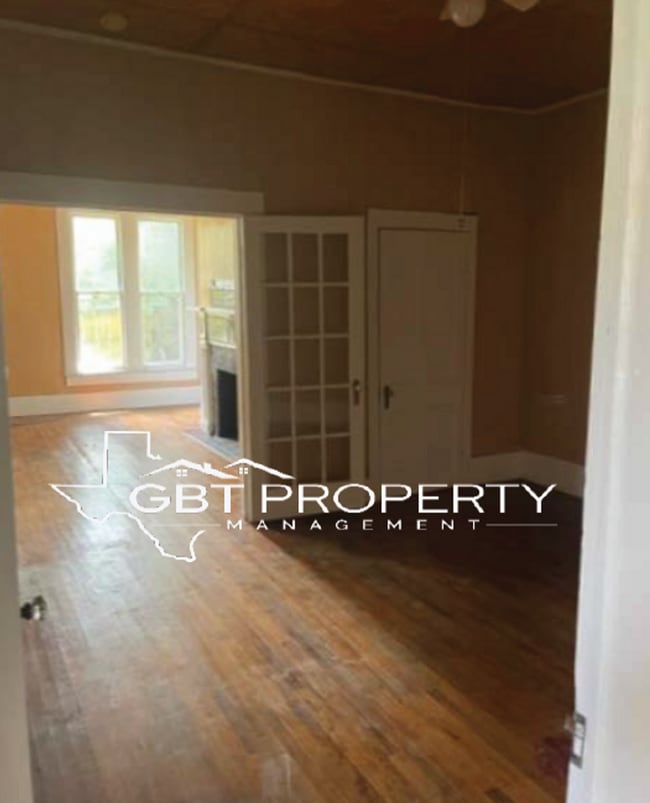 Building Photo - Single Family Home