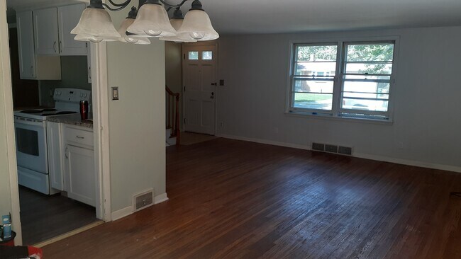 Building Photo - 207 Euclid Ave