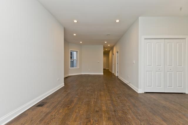 Building Photo - 4 bedroom in Chicago IL 60647