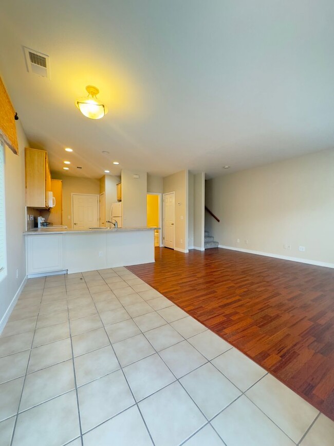 Building Photo - 3 bedroom 2.5 bath townhome with beautiful...