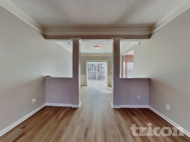 Foto del edificio - 14532 John Beck Dr