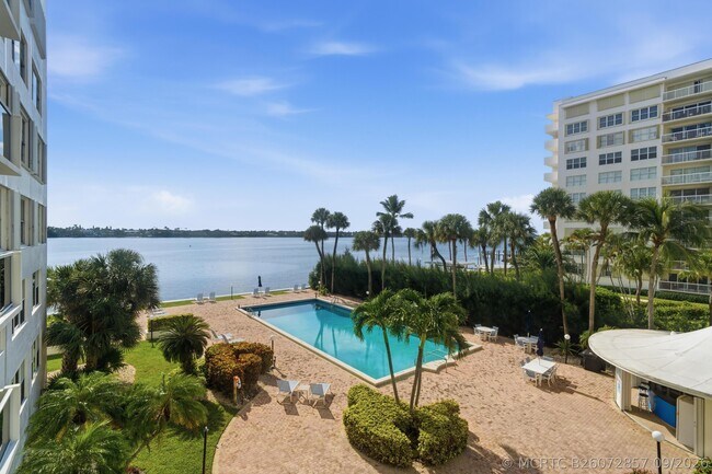 Building Photo - 2800 N Flagler Dr