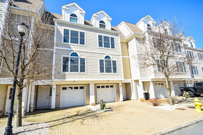 Foto del edificio - 67 Chelsea Ct