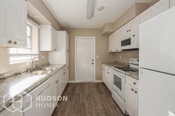 Building Photo - NOW AVAILABLE! - 1347 West Wellington Driv...
