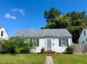 Building Photo - 156 W Lorengo Ave