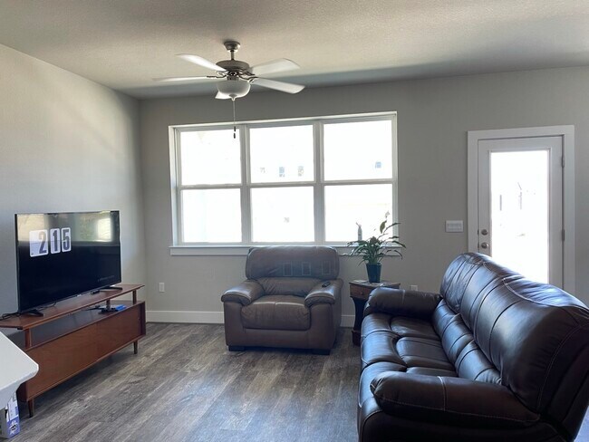 Building Photo - 7302 Travertine Spring Dr