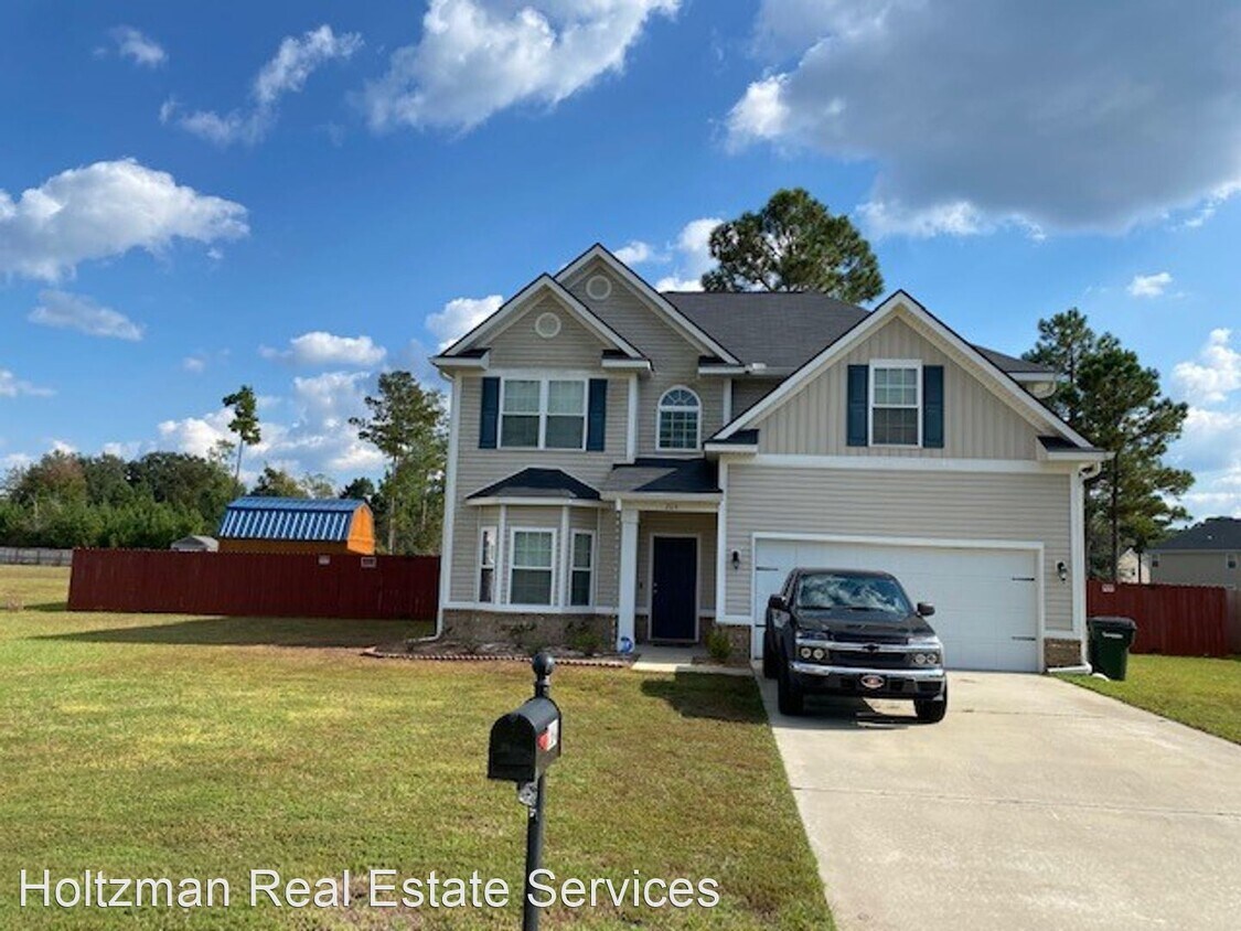 5 br, 2.5 bath House 264 NE Archie Way House Rental in Ludowici, GA