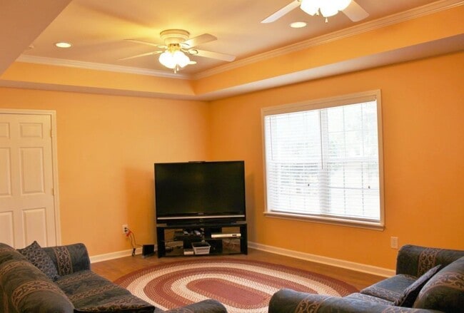 Building Photo - 12860 Morningpark Cir