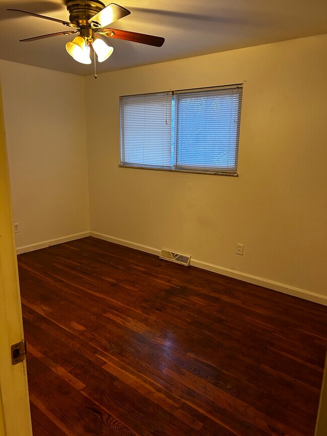 Foto del edificio - 4082 Esseldale Dr
